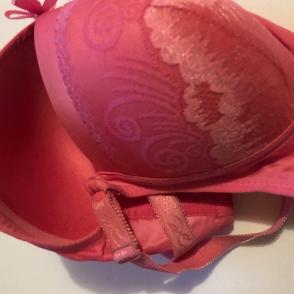🤑FREE! With any purchase!🤑 Pink Bra - Picture 7 of 7